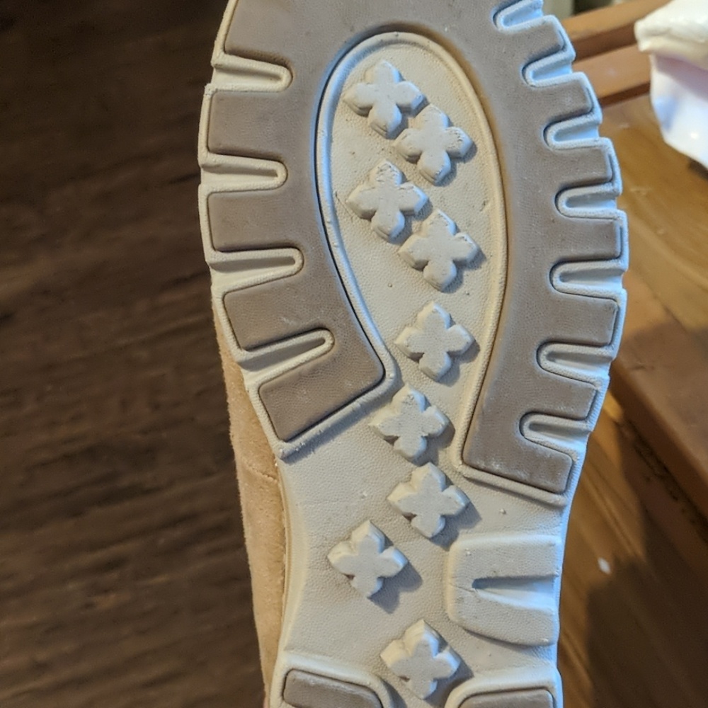 Boots - Picture 2 of 3